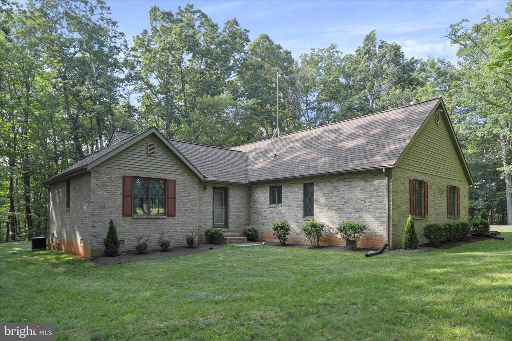 9387 COVENANT HILL LN, MARSHALL, Virginia 20115, 4 Bedrooms Bedrooms, ,3 BathroomsBathrooms,Residential,9387 COVENANT HILL LN,VAFQ2021878 MLS # VAFQ2021878