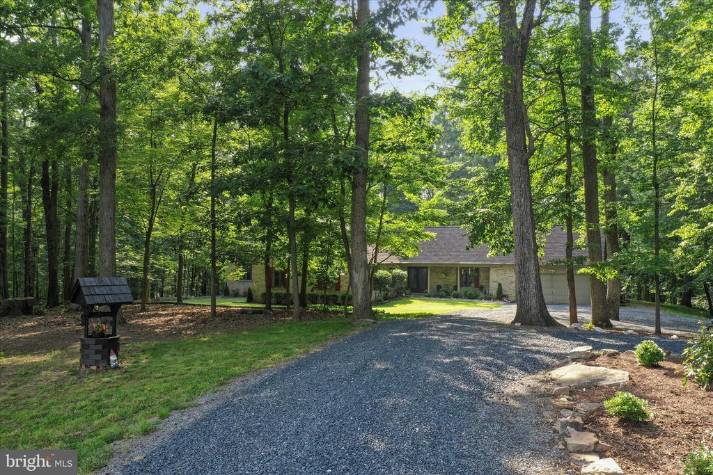 9387 COVENANT HILL LN, MARSHALL, Virginia 20115, 4 Bedrooms Bedrooms, ,3 BathroomsBathrooms,Residential,9387 COVENANT HILL LN,VAFQ2021878 MLS # VAFQ2021878