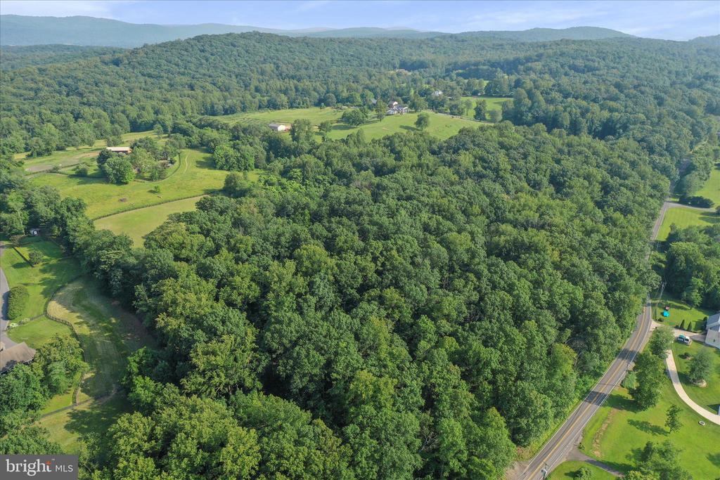 9387 COVENANT HILL LN, MARSHALL, Virginia 20115, 4 Bedrooms Bedrooms, ,3 BathroomsBathrooms,Residential,9387 COVENANT HILL LN,VAFQ2021878 MLS # VAFQ2021878