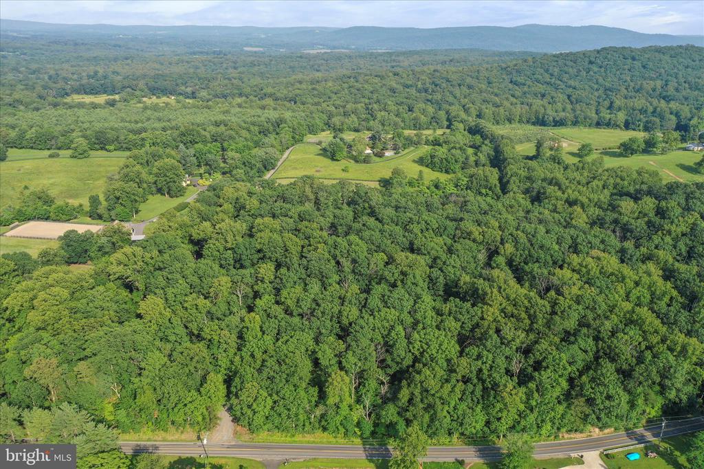 9387 COVENANT HILL LN, MARSHALL, Virginia 20115, 4 Bedrooms Bedrooms, ,3 BathroomsBathrooms,Residential,9387 COVENANT HILL LN,VAFQ2021878 MLS # VAFQ2021878