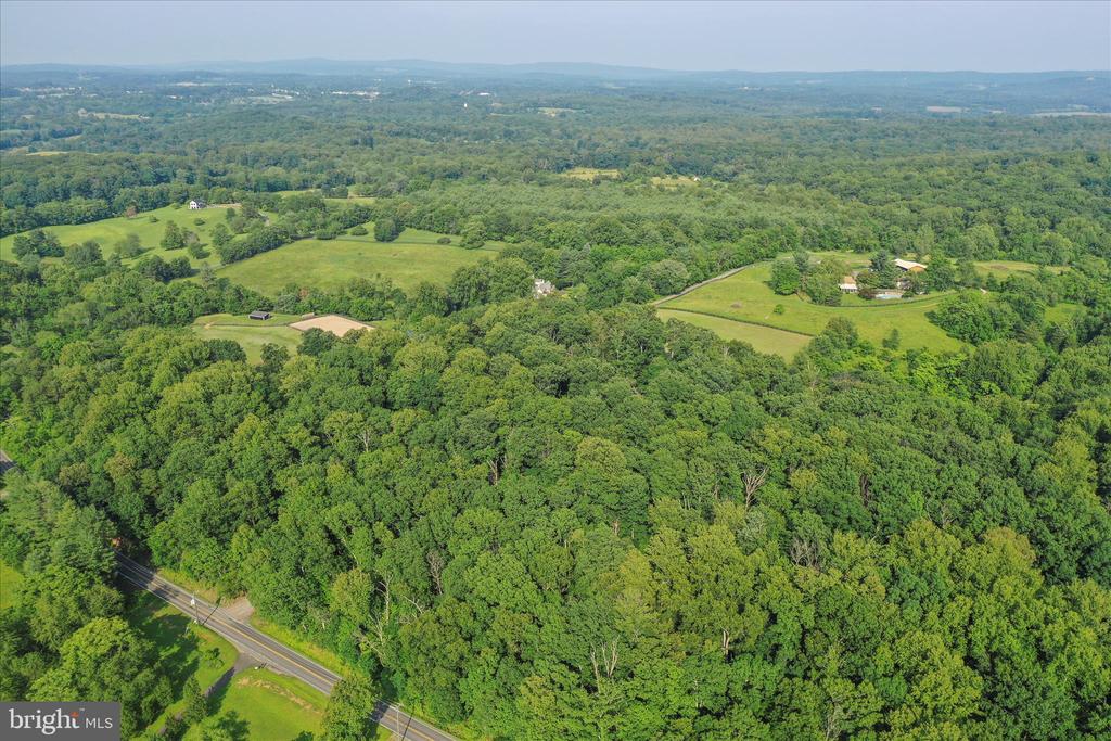 9387 COVENANT HILL LN, MARSHALL, Virginia 20115, 4 Bedrooms Bedrooms, ,3 BathroomsBathrooms,Residential,9387 COVENANT HILL LN,VAFQ2021878 MLS # VAFQ2021878
