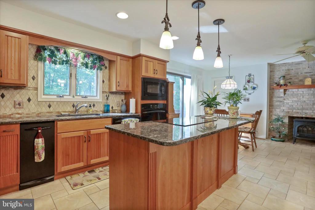 9387 COVENANT HILL LN, MARSHALL, Virginia 20115, 4 Bedrooms Bedrooms, ,3 BathroomsBathrooms,Residential,9387 COVENANT HILL LN,VAFQ2021878 MLS # VAFQ2021878