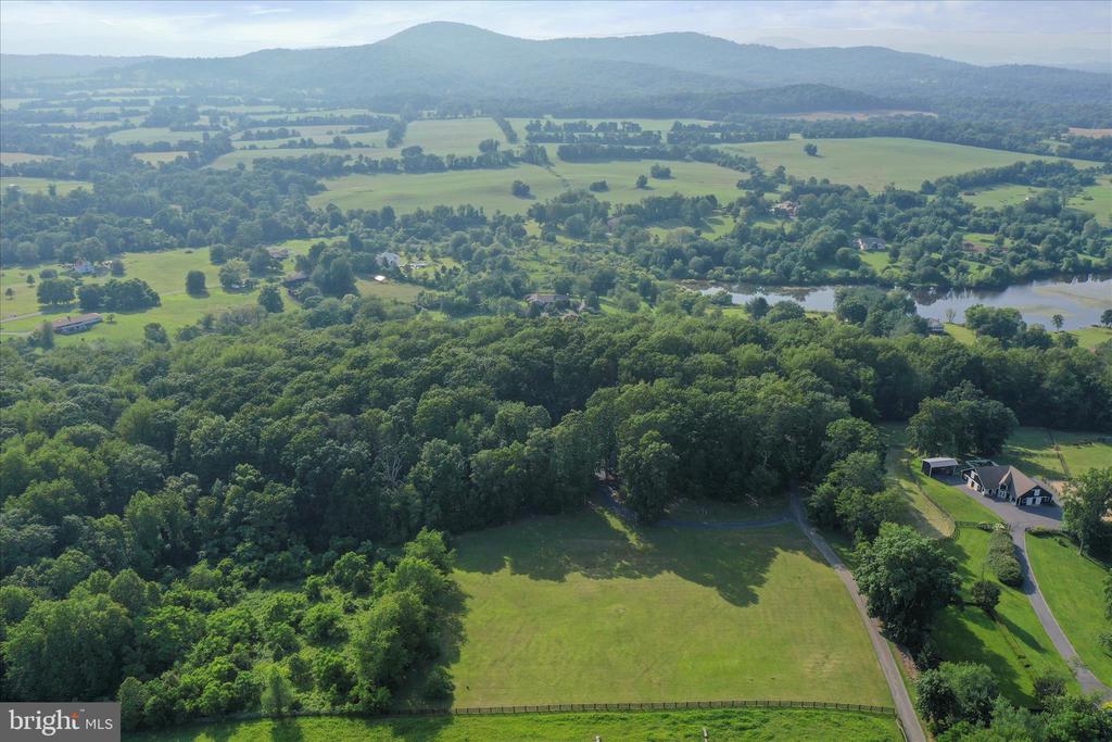 9387 COVENANT HILL LN, MARSHALL, Virginia 20115, 4 Bedrooms Bedrooms, ,3 BathroomsBathrooms,Residential,9387 COVENANT HILL LN,VAFQ2021878 MLS # VAFQ2021878