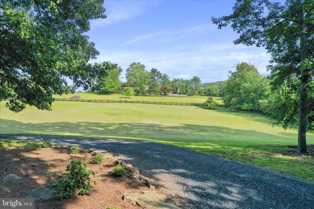 9387 COVENANT HILL LN, MARSHALL, Virginia 20115, 4 Bedrooms Bedrooms, ,3 BathroomsBathrooms,Residential,9387 COVENANT HILL LN,VAFQ2021878 MLS # VAFQ2021878