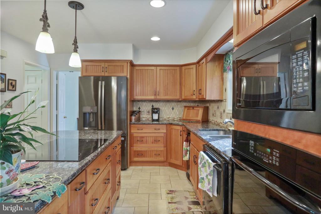 9387 COVENANT HILL LN, MARSHALL, Virginia 20115, 4 Bedrooms Bedrooms, ,3 BathroomsBathrooms,Residential,9387 COVENANT HILL LN,VAFQ2021878 MLS # VAFQ2021878