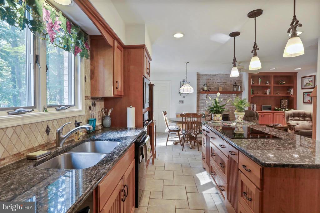 9387 COVENANT HILL LN, MARSHALL, Virginia 20115, 4 Bedrooms Bedrooms, ,3 BathroomsBathrooms,Residential,9387 COVENANT HILL LN,VAFQ2021878 MLS # VAFQ2021878