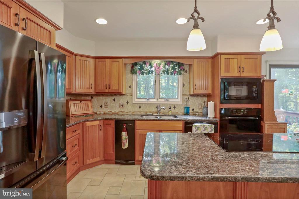 9387 COVENANT HILL LN, MARSHALL, Virginia 20115, 4 Bedrooms Bedrooms, ,3 BathroomsBathrooms,Residential,9387 COVENANT HILL LN,VAFQ2021878 MLS # VAFQ2021878