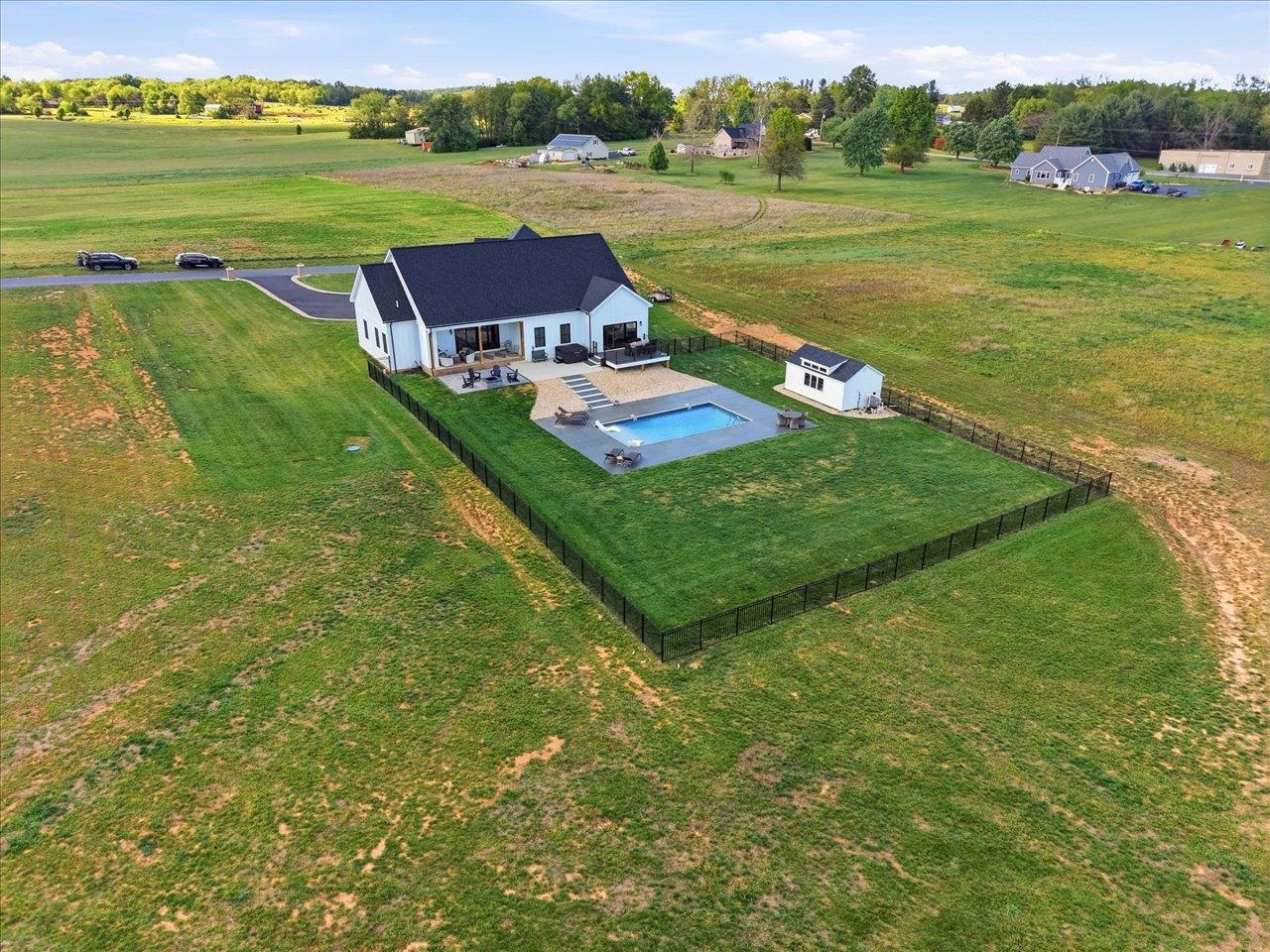 29 SUNDOWN DR, WAYNESBORO, Virginia 22980, 4 Bedrooms Bedrooms, ,3 BathroomsBathrooms,Residential,29 SUNDOWN DR,676686 MLS # 676686