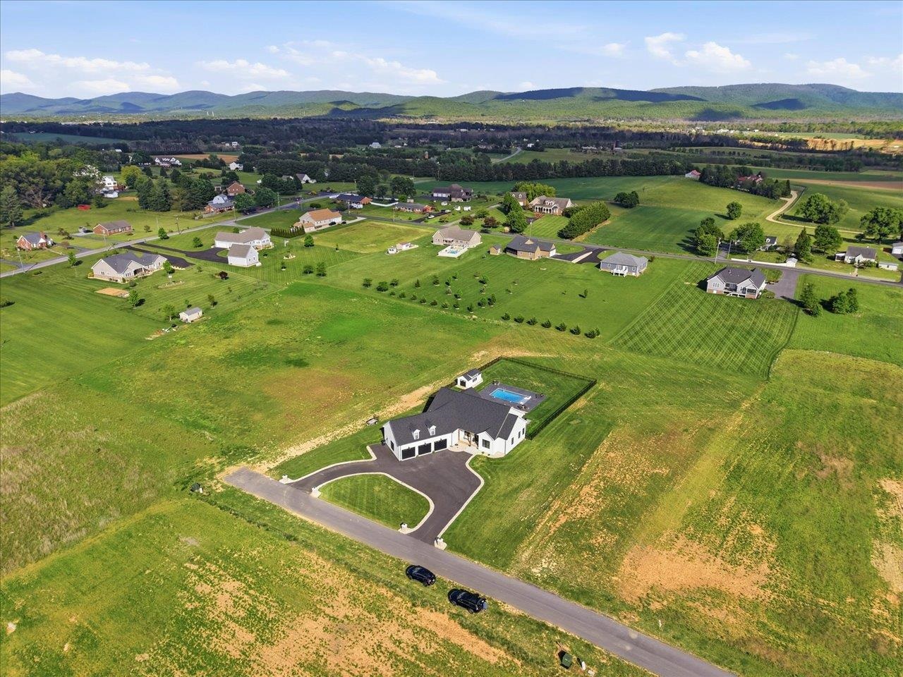 29 SUNDOWN DR, WAYNESBORO, Virginia 22980, 4 Bedrooms Bedrooms, ,3 BathroomsBathrooms,Residential,29 SUNDOWN DR,676686 MLS # 676686