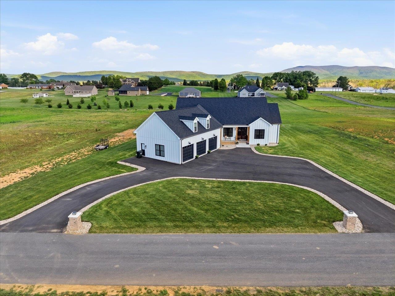 29 SUNDOWN DR, WAYNESBORO, Virginia 22980, 4 Bedrooms Bedrooms, ,3 BathroomsBathrooms,Residential,29 SUNDOWN DR,676686 MLS # 676686