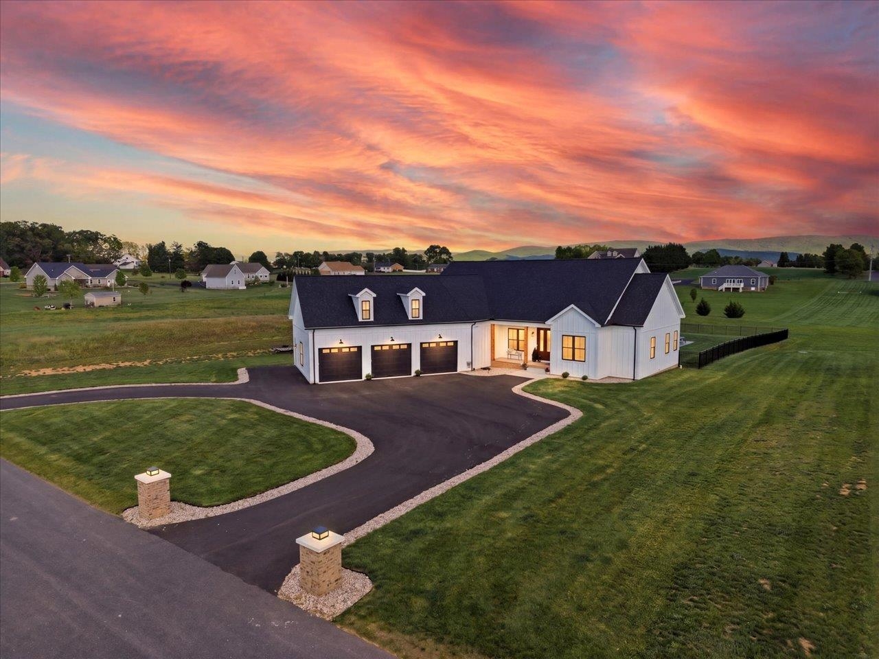 29 SUNDOWN DR, WAYNESBORO, Virginia 22980, 4 Bedrooms Bedrooms, ,3 BathroomsBathrooms,Residential,29 SUNDOWN DR,676686 MLS # 676686