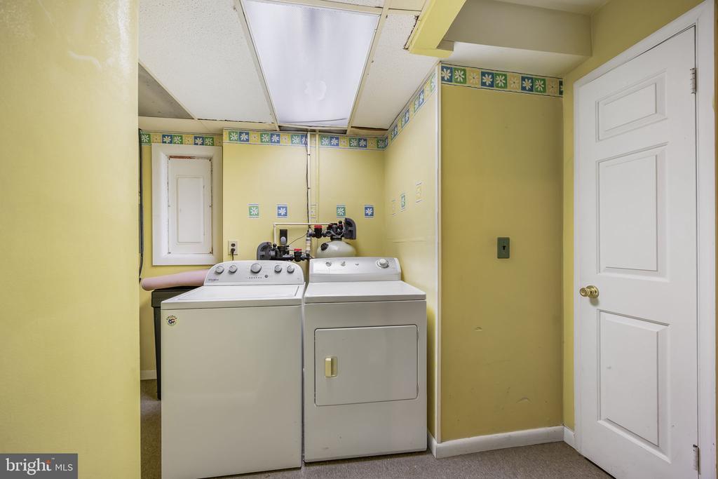 2065 SPOTSWOOD DR, LOCUST GROVE, Virginia 22508, 3 Bedrooms Bedrooms, ,2 BathroomsBathrooms,Residential,2065 SPOTSWOOD DR,VAOR2013808 MLS # VAOR2013808