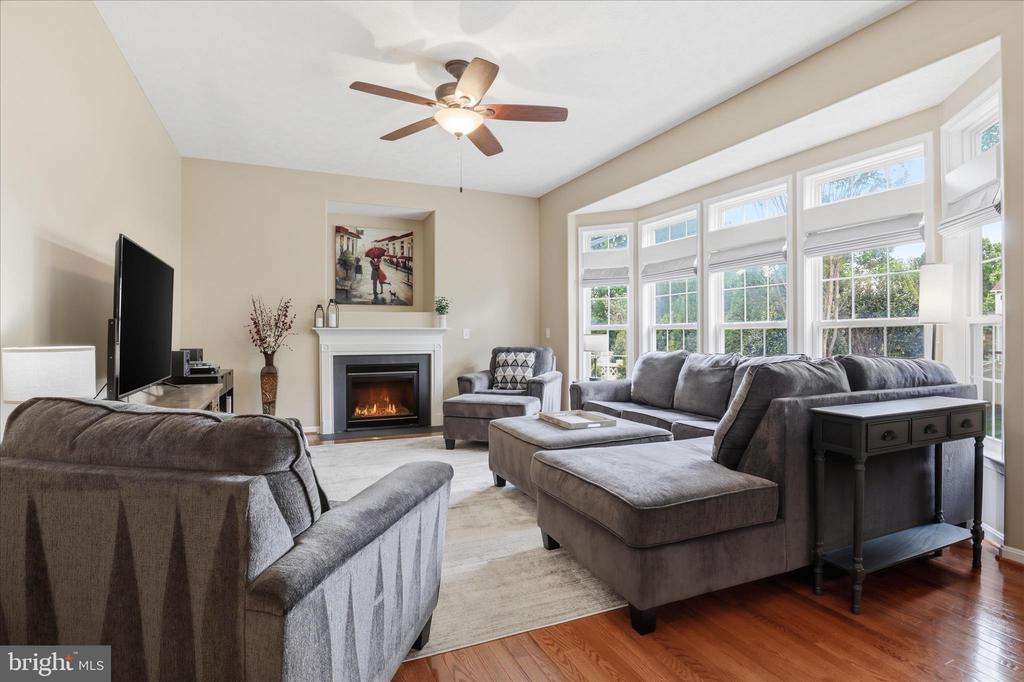 265 FOX CHASE ST, WARRENTON, Virginia 20186, 4 Bedrooms Bedrooms, ,2 BathroomsBathrooms,Residential,265 FOX CHASE ST,VAFQ2021852 MLS # VAFQ2021852