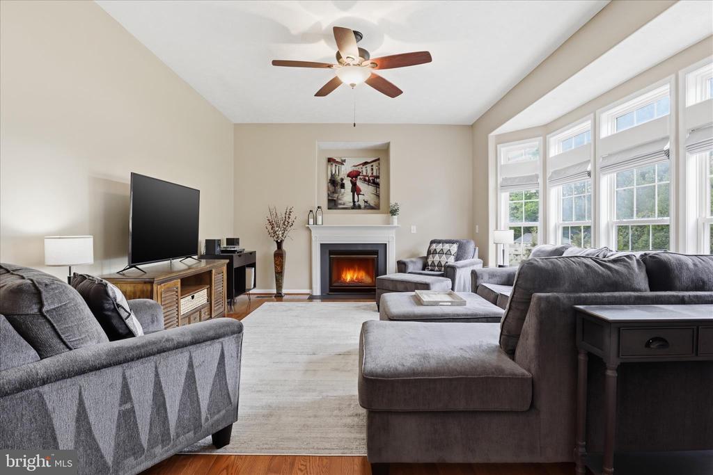 265 FOX CHASE ST, WARRENTON, Virginia 20186, 4 Bedrooms Bedrooms, ,2 BathroomsBathrooms,Residential,265 FOX CHASE ST,VAFQ2021852 MLS # VAFQ2021852
