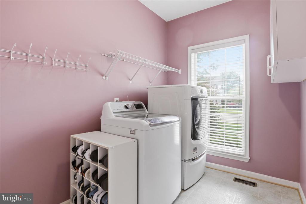 265 FOX CHASE ST, WARRENTON, Virginia 20186, 4 Bedrooms Bedrooms, ,2 BathroomsBathrooms,Residential,265 FOX CHASE ST,VAFQ2021852 MLS # VAFQ2021852