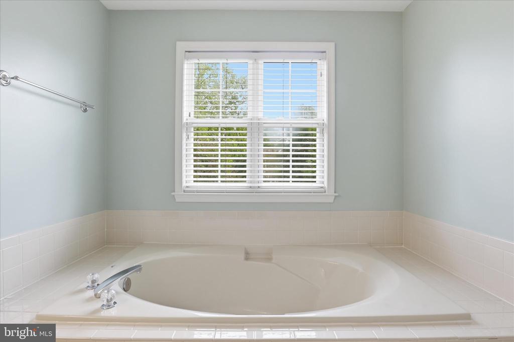265 FOX CHASE ST, WARRENTON, Virginia 20186, 4 Bedrooms Bedrooms, ,2 BathroomsBathrooms,Residential,265 FOX CHASE ST,VAFQ2021852 MLS # VAFQ2021852