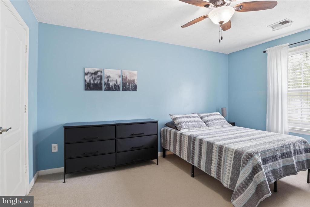 265 FOX CHASE ST, WARRENTON, Virginia 20186, 4 Bedrooms Bedrooms, ,2 BathroomsBathrooms,Residential,265 FOX CHASE ST,VAFQ2021852 MLS # VAFQ2021852