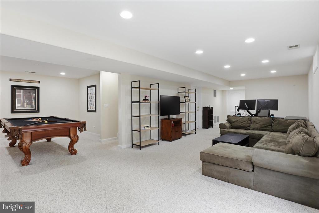 265 FOX CHASE ST, WARRENTON, Virginia 20186, 4 Bedrooms Bedrooms, ,2 BathroomsBathrooms,Residential,265 FOX CHASE ST,VAFQ2021852 MLS # VAFQ2021852