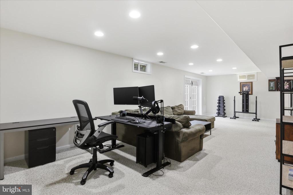 265 FOX CHASE ST, WARRENTON, Virginia 20186, 4 Bedrooms Bedrooms, ,2 BathroomsBathrooms,Residential,265 FOX CHASE ST,VAFQ2021852 MLS # VAFQ2021852