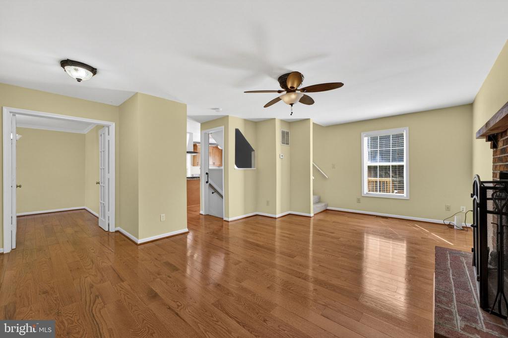 12151 DEERFIELD LN, AMISSVILLE, Virginia 20106, 3 Bedrooms Bedrooms, ,2 BathroomsBathrooms,Residential,12151 DEERFIELD LN,VAFQ2021882 MLS # VAFQ2021882