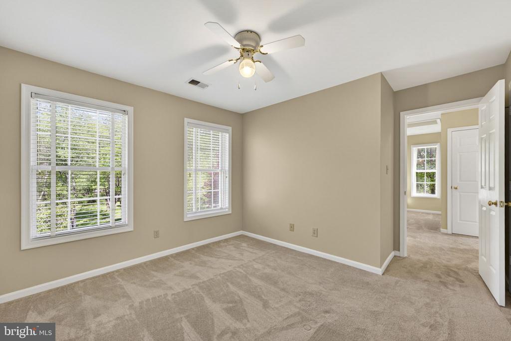12151 DEERFIELD LN, AMISSVILLE, Virginia 20106, 3 Bedrooms Bedrooms, ,2 BathroomsBathrooms,Residential,12151 DEERFIELD LN,VAFQ2021882 MLS # VAFQ2021882