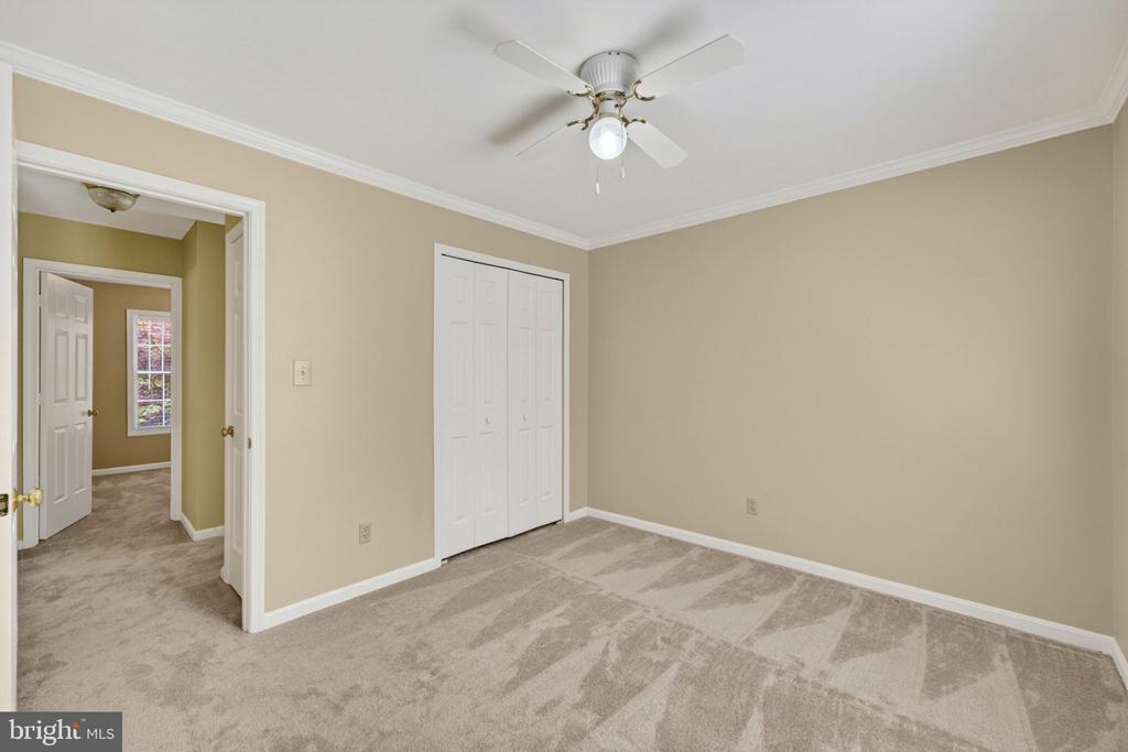 12151 DEERFIELD LN, AMISSVILLE, Virginia 20106, 3 Bedrooms Bedrooms, ,2 BathroomsBathrooms,Residential,12151 DEERFIELD LN,VAFQ2021882 MLS # VAFQ2021882