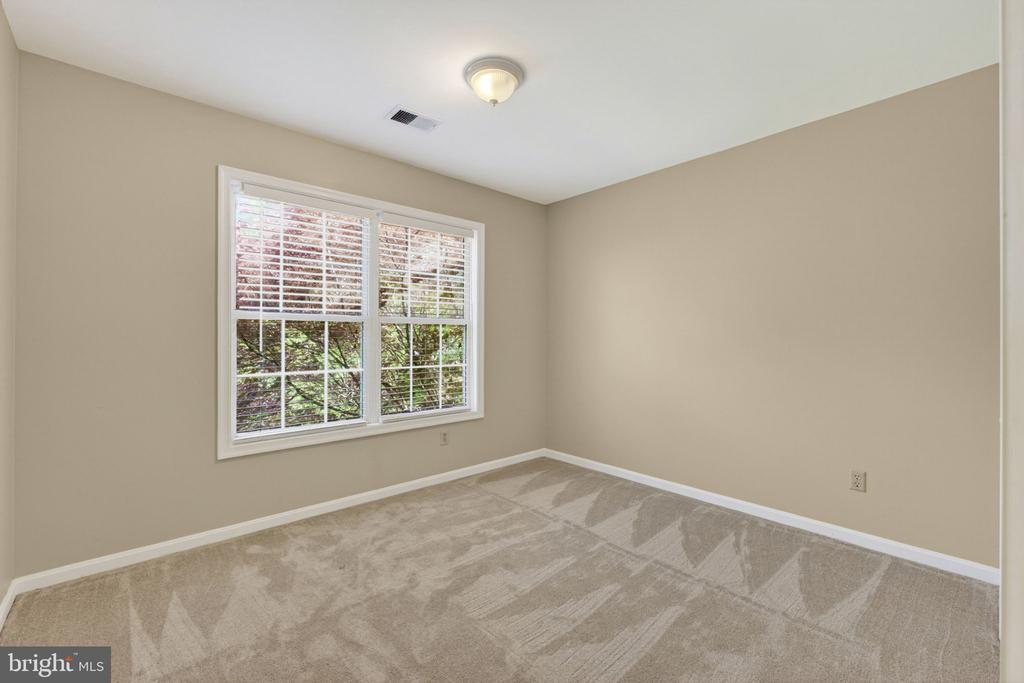 12151 DEERFIELD LN, AMISSVILLE, Virginia 20106, 3 Bedrooms Bedrooms, ,2 BathroomsBathrooms,Residential,12151 DEERFIELD LN,VAFQ2021882 MLS # VAFQ2021882