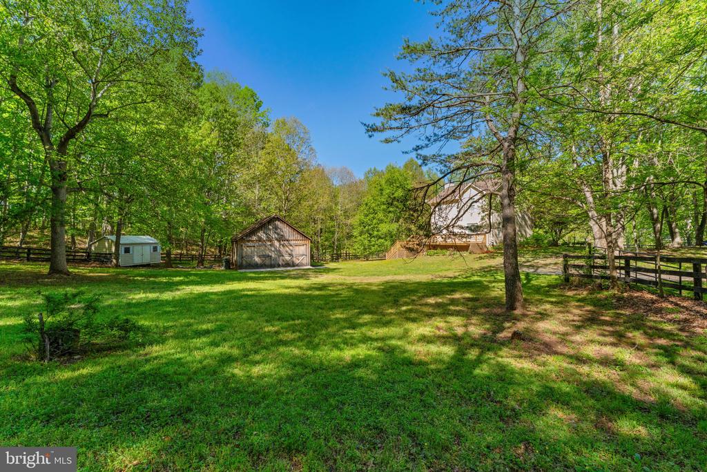 12151 DEERFIELD LN, AMISSVILLE, Virginia 20106, 3 Bedrooms Bedrooms, ,2 BathroomsBathrooms,Residential,12151 DEERFIELD LN,VAFQ2021882 MLS # VAFQ2021882