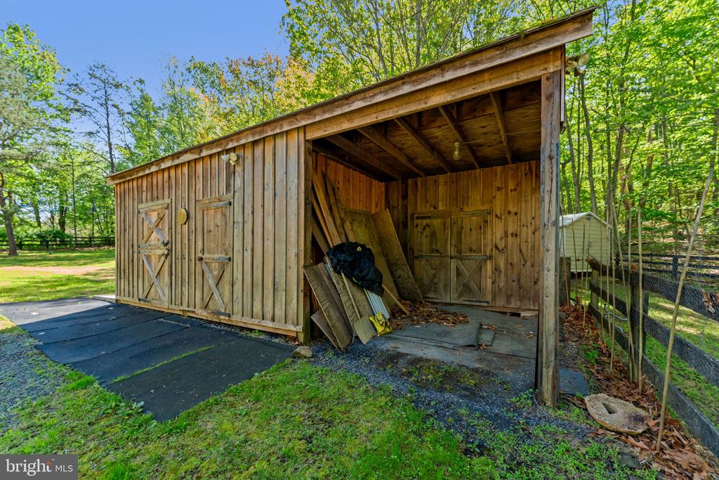12151 DEERFIELD LN, AMISSVILLE, Virginia 20106, 3 Bedrooms Bedrooms, ,2 BathroomsBathrooms,Residential,12151 DEERFIELD LN,VAFQ2021882 MLS # VAFQ2021882