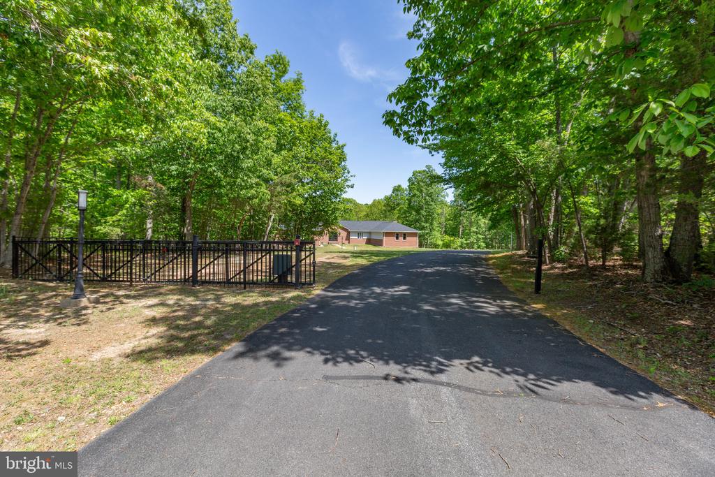 10201 ELYS FORD RD, FREDERICKSBURG, Virginia 22407, 4 Bedrooms Bedrooms, ,3 BathroomsBathrooms,Residential,10201 ELYS FORD RD,VASP2041376 MLS # VASP2041376