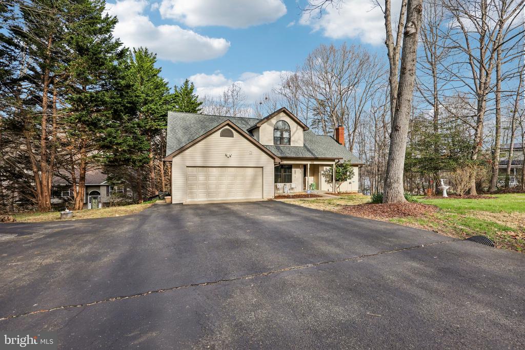 12504 HAWKINS LN, SPOTSYLVANIA, Virginia 22551, 3 Bedrooms Bedrooms, ,2 BathroomsBathrooms,Residential,12504 HAWKINS LN,VASP2041582 MLS # VASP2041582
