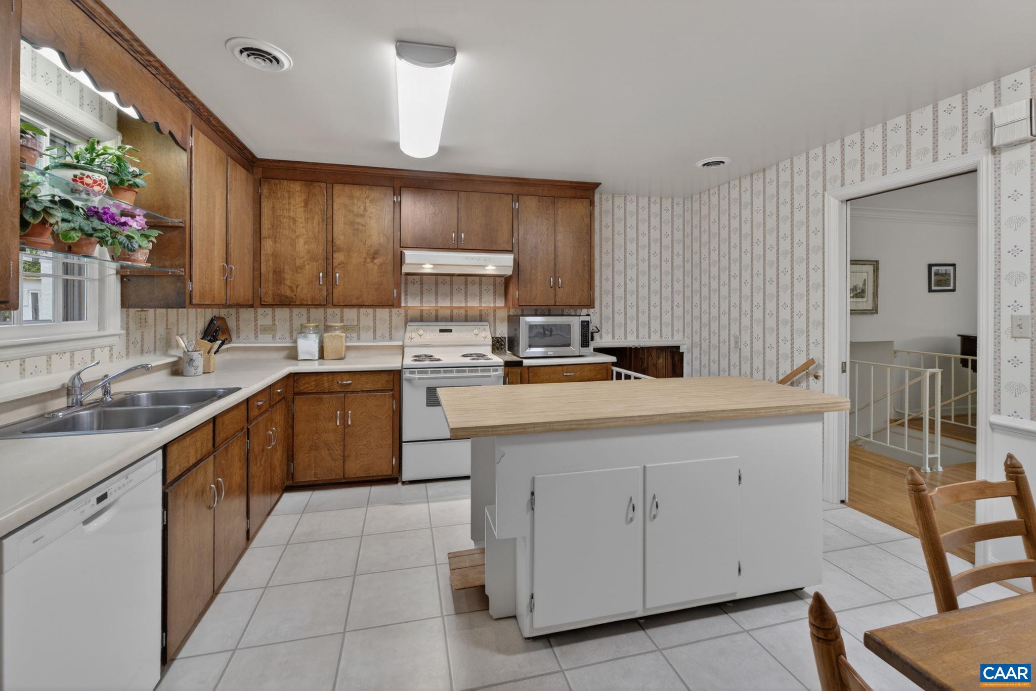 2409 KERRY LN, CHARLOTTESVILLE, Virginia 22901, 5 Bedrooms Bedrooms, ,3 BathroomsBathrooms,Residential,2409 KERRY LN,676418 MLS # 676418