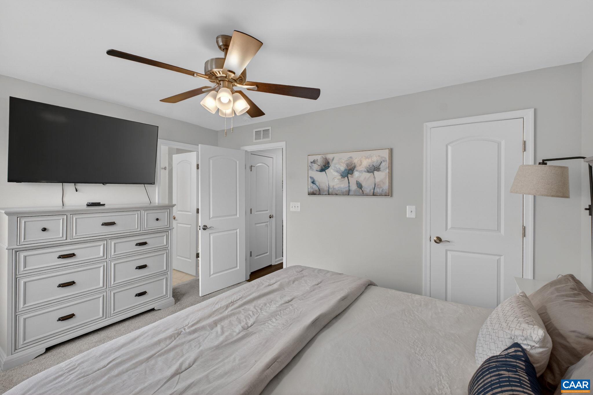 Primary suite has 2 walk-in closets