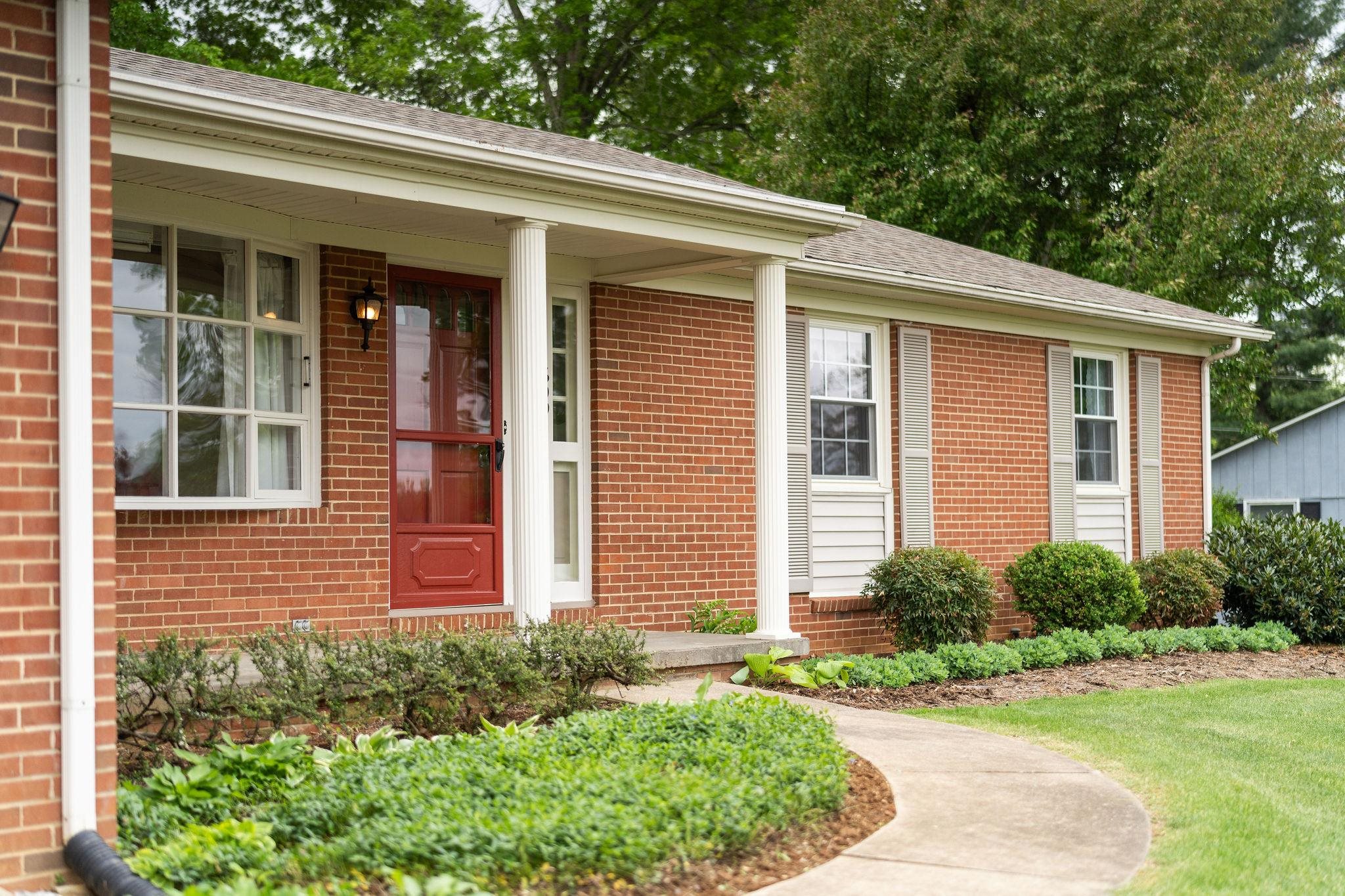 609 SUMTER RD, WAYNESBORO, Virginia 22980, 3 Bedrooms Bedrooms, ,2 BathroomsBathrooms,Residential,609 SUMTER RD,676716 MLS # 676716