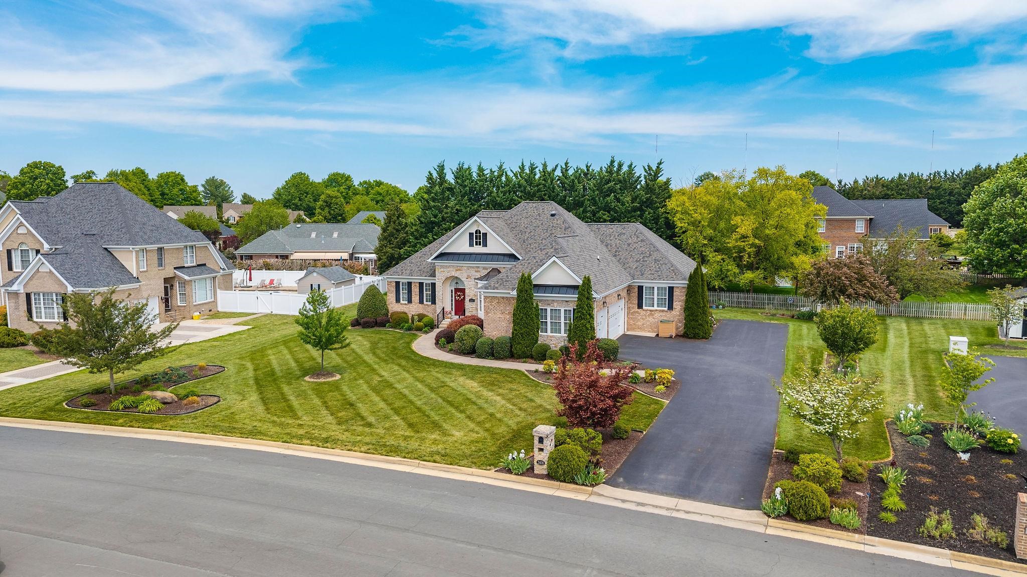 2408 VILLAGE DR, WAYNESBORO, Virginia 22980, 3 Bedrooms Bedrooms, ,4 BathroomsBathrooms,Residential,2408 VILLAGE DR,676717 MLS # 676717