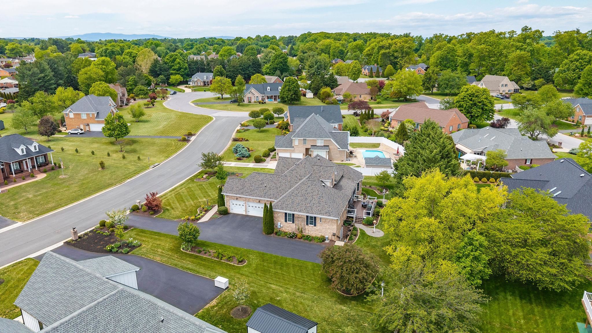 2408 VILLAGE DR, WAYNESBORO, Virginia 22980, 3 Bedrooms Bedrooms, ,4 BathroomsBathrooms,Residential,2408 VILLAGE DR,676717 MLS # 676717