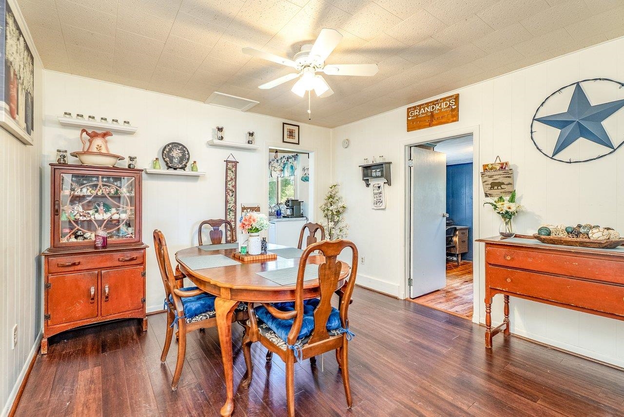 207 8TH ST, GROTTOES, Virginia 24441, 2 Bedrooms Bedrooms, ,1 BathroomBathrooms,Residential,207 8th,207 8TH ST,676719 MLS # 676719