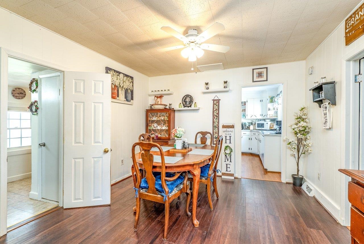 207 8TH ST, GROTTOES, Virginia 24441, 2 Bedrooms Bedrooms, ,1 BathroomBathrooms,Residential,207 8th,207 8TH ST,676719 MLS # 676719