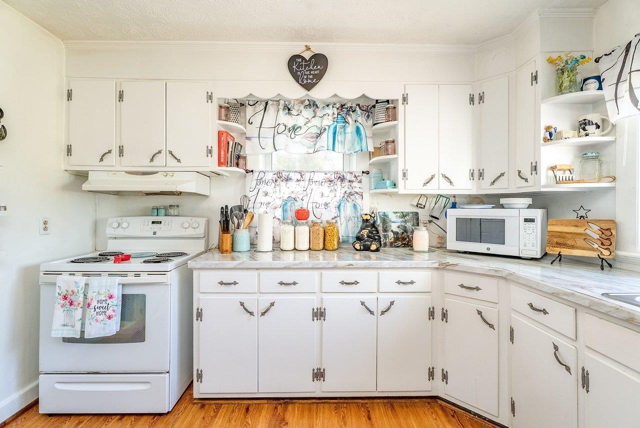 207 8TH ST, GROTTOES, Virginia 24441, 2 Bedrooms Bedrooms, ,1 BathroomBathrooms,Residential,207 8th,207 8TH ST,676719 MLS # 676719