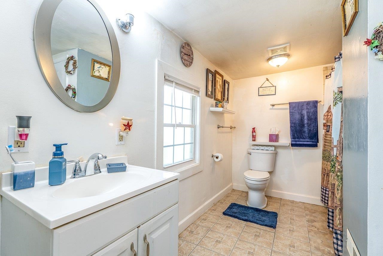 207 8TH ST, GROTTOES, Virginia 24441, 2 Bedrooms Bedrooms, ,1 BathroomBathrooms,Residential,207 8th,207 8TH ST,676719 MLS # 676719