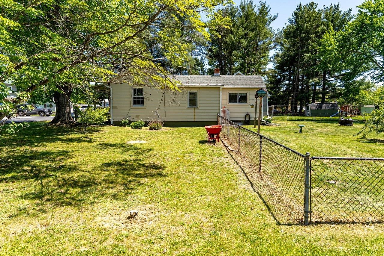207 8TH ST, GROTTOES, Virginia 24441, 2 Bedrooms Bedrooms, ,1 BathroomBathrooms,Residential,207 8th,207 8TH ST,676719 MLS # 676719