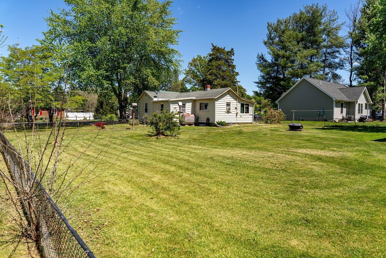 207 8TH ST, GROTTOES, Virginia 24441, 2 Bedrooms Bedrooms, ,1 BathroomBathrooms,Residential,207 8th,207 8TH ST,676719 MLS # 676719