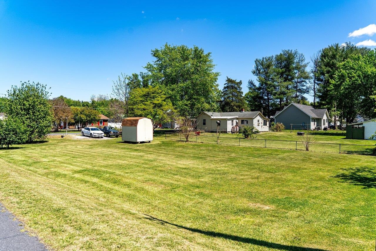 207 8TH ST, GROTTOES, Virginia 24441, 2 Bedrooms Bedrooms, ,1 BathroomBathrooms,Residential,207 8th,207 8TH ST,676719 MLS # 676719