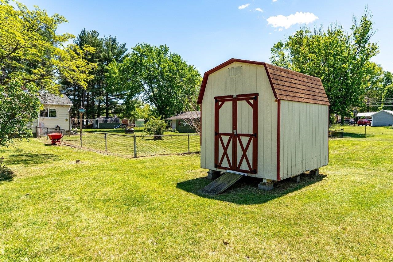 207 8TH ST, GROTTOES, Virginia 24441, 2 Bedrooms Bedrooms, ,1 BathroomBathrooms,Residential,207 8th,207 8TH ST,676719 MLS # 676719