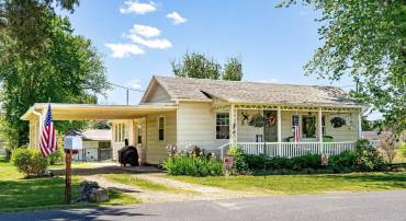 207 8TH ST, GROTTOES, Virginia 24441, 2 Bedrooms Bedrooms, ,1 BathroomBathrooms,Residential,207 8th,207 8TH ST,676719 MLS # 676719