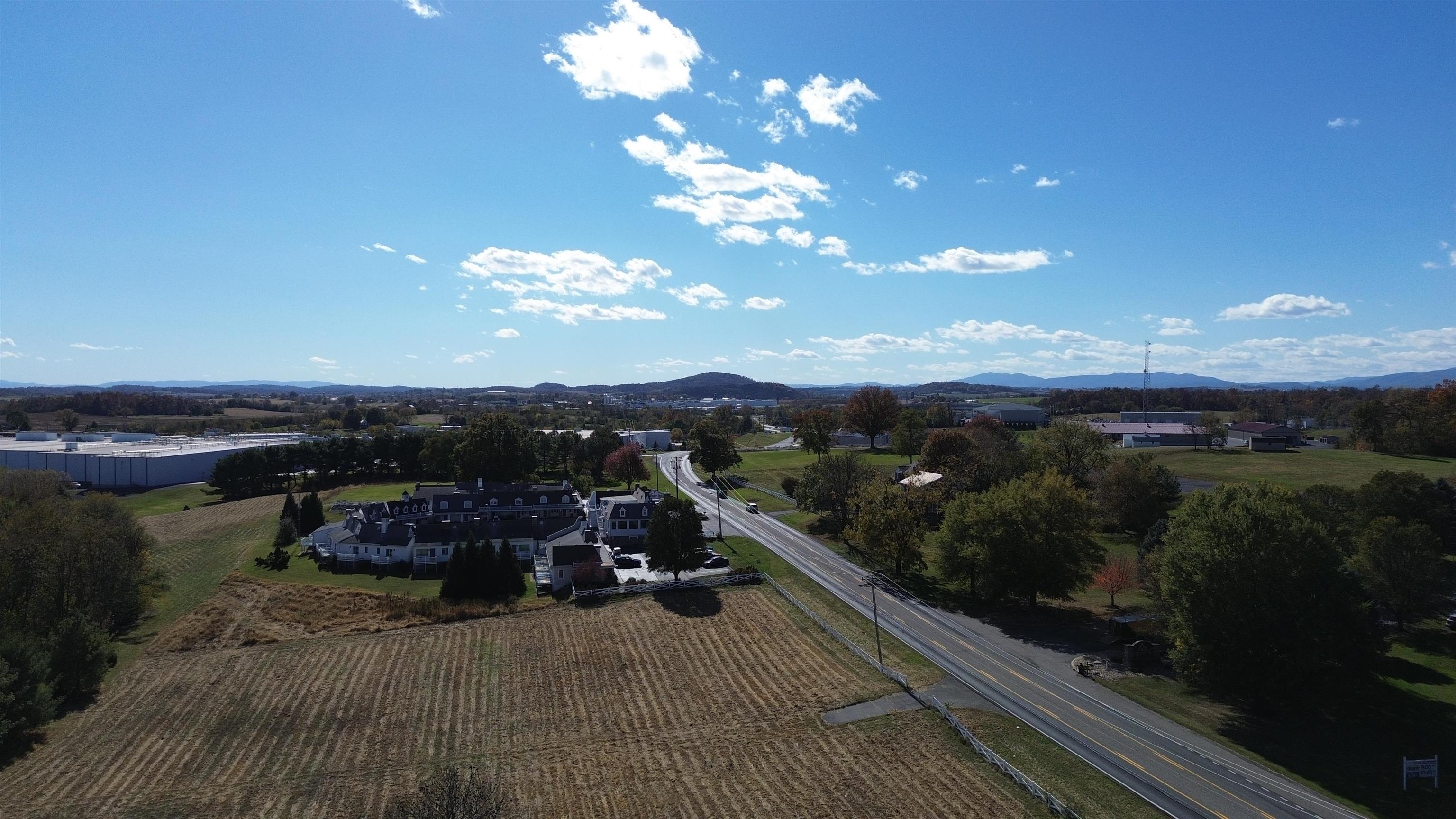 4861 SOUTH VALLEY PIKE, ROCKINGHAM, Virginia 22801, 4 Bedrooms Bedrooms, ,1 BathroomBathrooms,Residential,4861 SOUTH VALLEY PIKE,676734 MLS # 676734