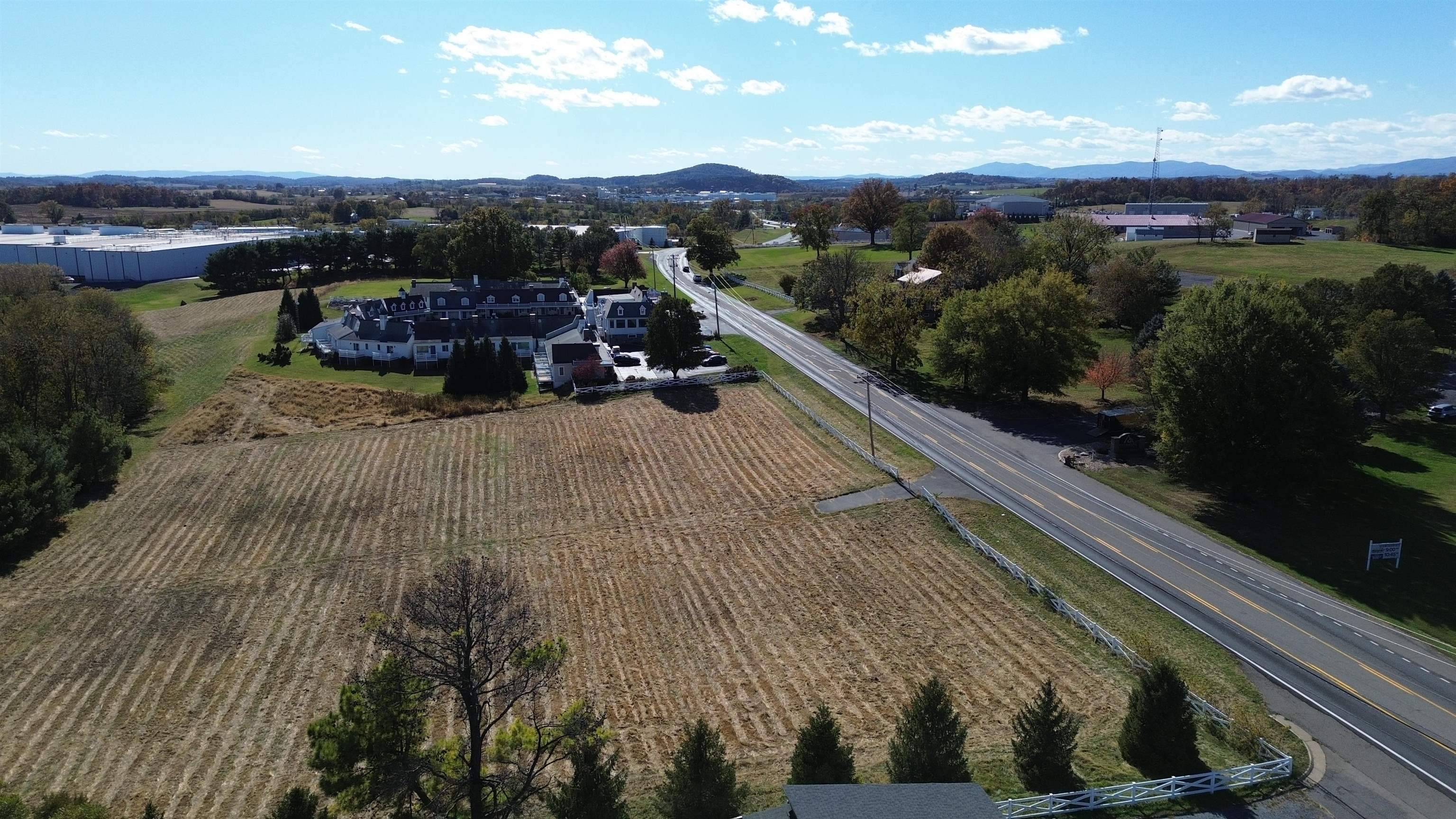 4861 SOUTH VALLEY PIKE, ROCKINGHAM, Virginia 22801, 4 Bedrooms Bedrooms, ,1 BathroomBathrooms,Residential,4861 SOUTH VALLEY PIKE,676734 MLS # 676734