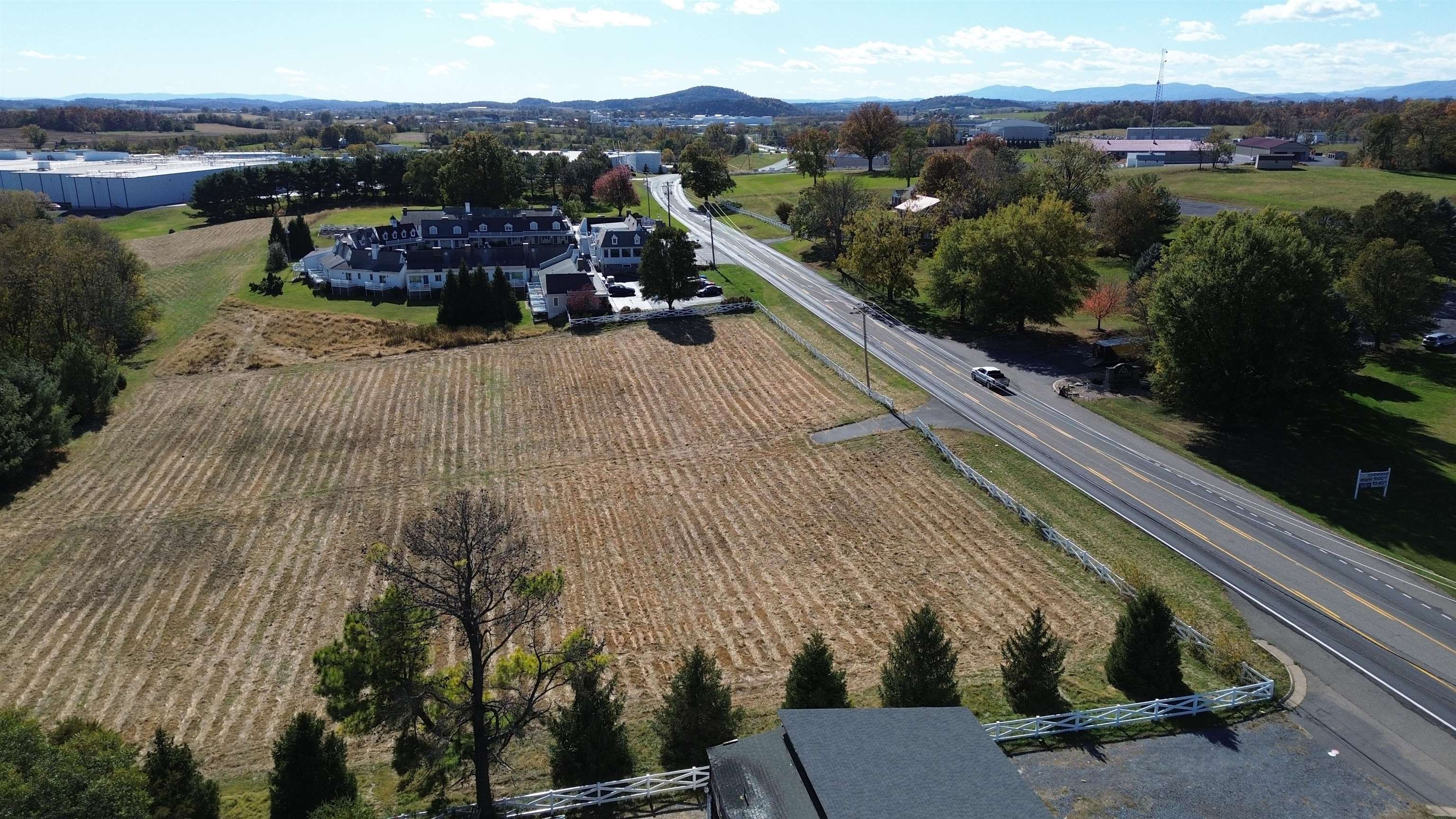 4861 SOUTH VALLEY PIKE, ROCKINGHAM, Virginia 22801, 4 Bedrooms Bedrooms, ,1 BathroomBathrooms,Residential,4861 SOUTH VALLEY PIKE,676734 MLS # 676734