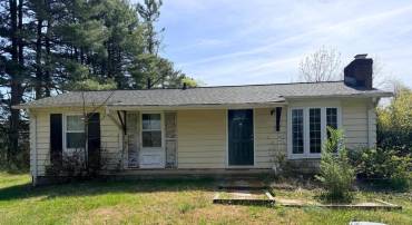 8143 FRYTOWN RD, WARRENTON, Virginia 20187, 3 Bedrooms Bedrooms, ,2 BathroomsBathrooms,Residential,8143 FRYTOWN RD,VAFQ2021468 MLS # VAFQ2021468