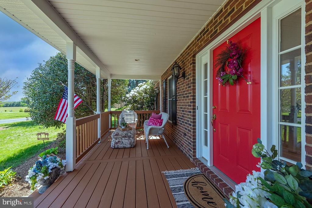 5265 BEAR HOLLOW LN, AMISSVILLE, Virginia 20106, 4 Bedrooms Bedrooms, ,2 BathroomsBathrooms,Residential,5265 BEAR HOLLOW LN,VACU2013270 MLS # VACU2013270